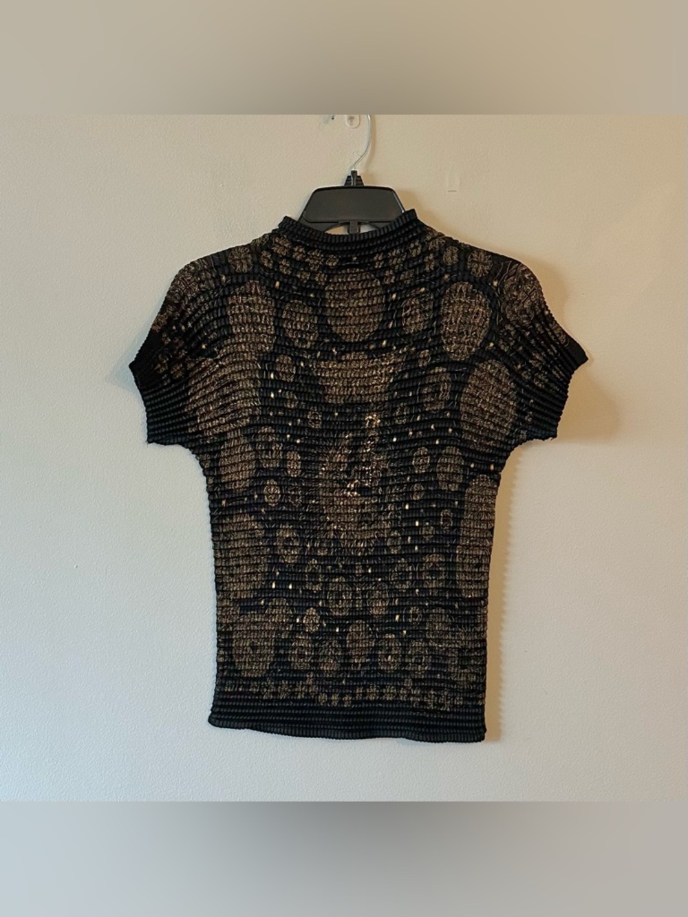 Stillman Studio Pleats Crinkle Ethereal Celestial Print Mock Neck Top Black OS